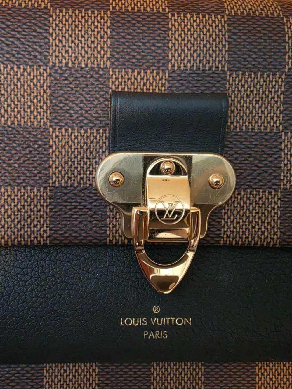 Louis Vuitton - Picture 3 of 12